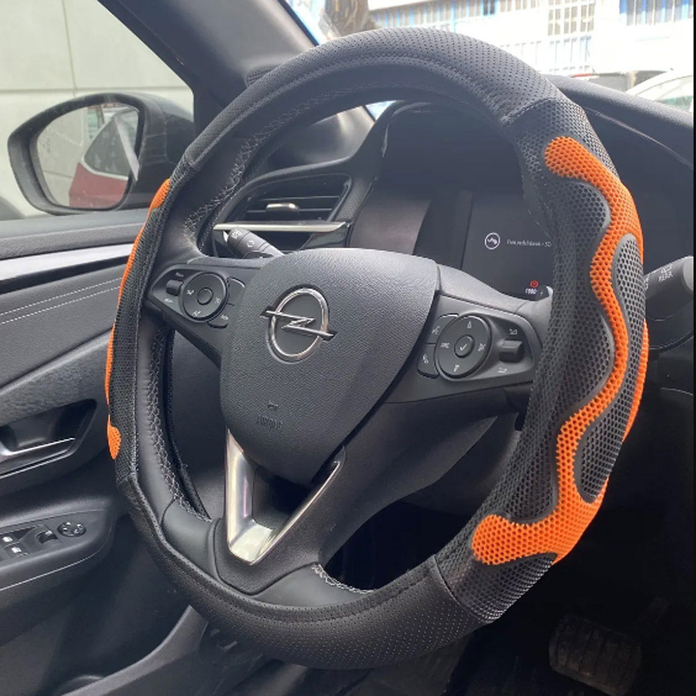 Geçmeli Üç Boyutlu Masajlı Direksiyon Kılıfı